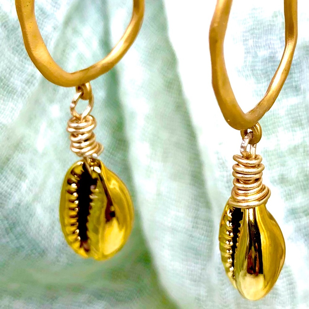 Seashell Earrings - Picture 2 of 10